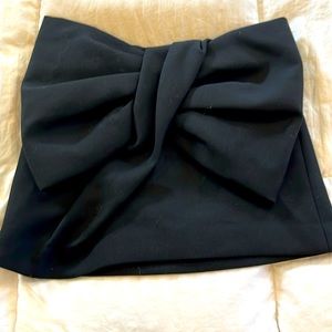 Gorgeous black bow mini size 0